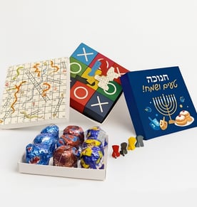 מארז קרמבו בריבוע עם משחקים משפחתיים