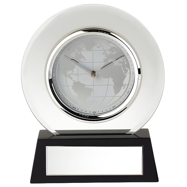 שעון שולחני יוקרתי עם מפת עולם על בסיס עץ שחור ולוחית