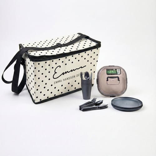 צידנית משפחתית מעוצבת עם סט כלים רב פעמי לפיקניק מושלם