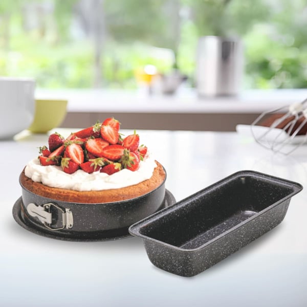 מארז תבניות אפייה פרימיום עם תבנית אינגליש קייק ותבנית קפיץ מבית SOLTAM