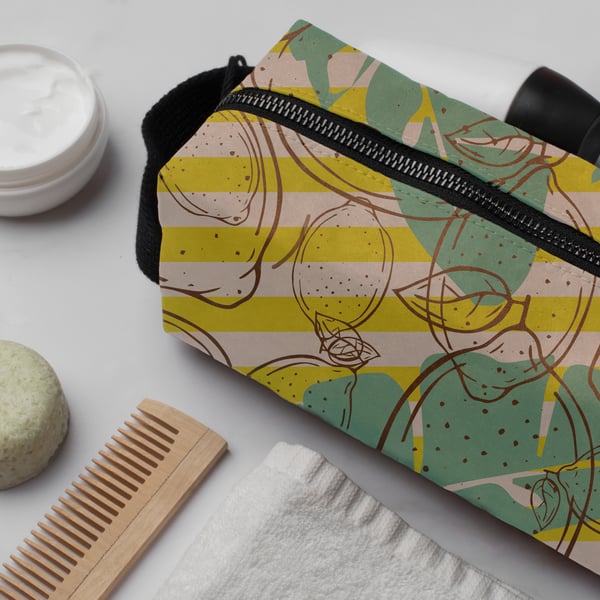 תיק רחצה מעוצב אישית עם הדפס על כל שטח הבד בגודל 25X11X11 ס"מ