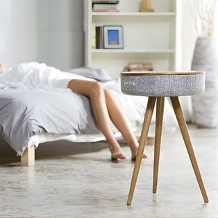 שולחן מולטימדיה חכם עם טעינה אלחוטית מבית NOA