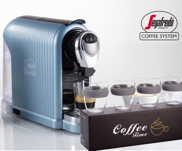 מארז קפה יוקרתי: מכונת אספרסו וערכת טעימות SEGAFREDO