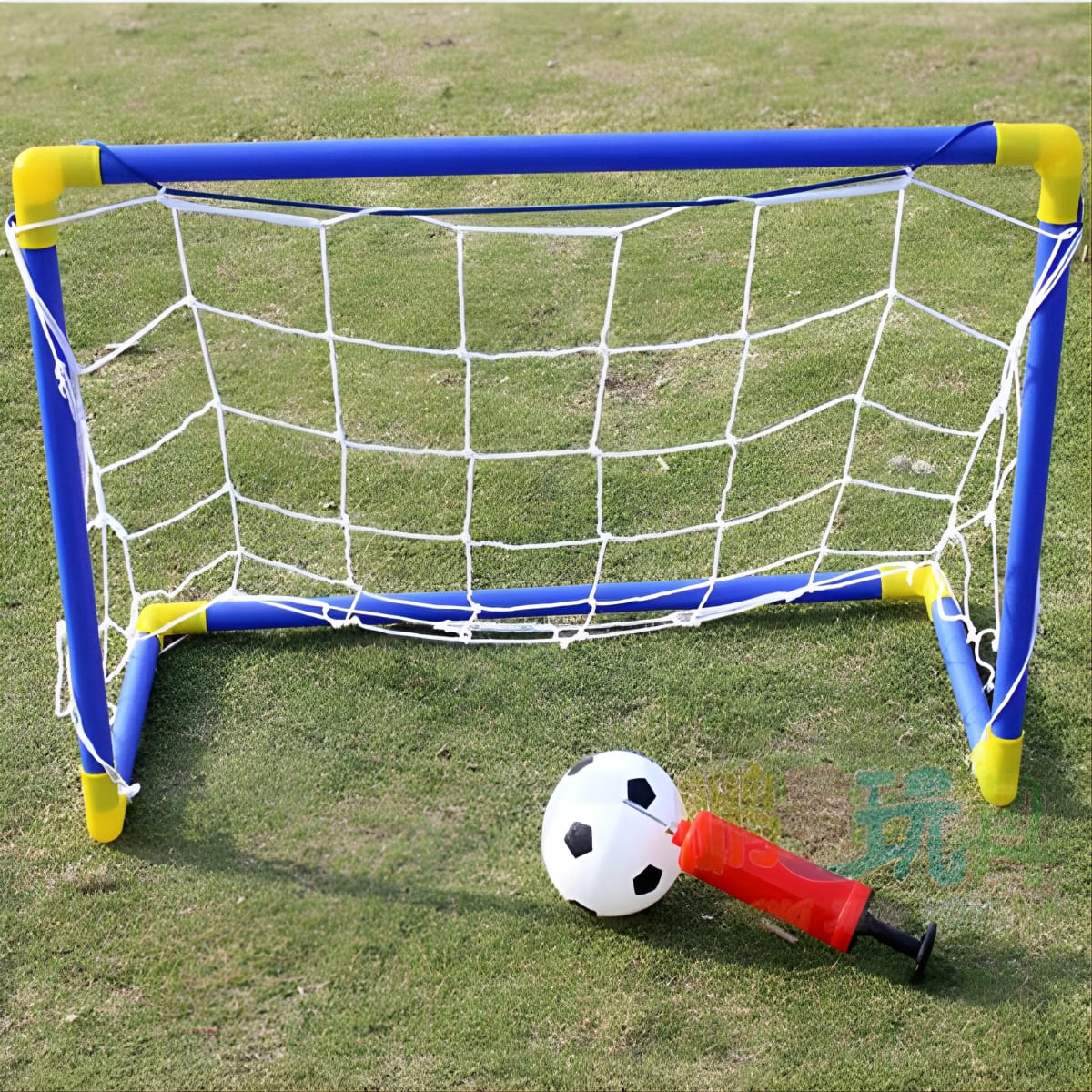 שער כדורגל ביתי עם כדור - חובה לכל חובב ספורט