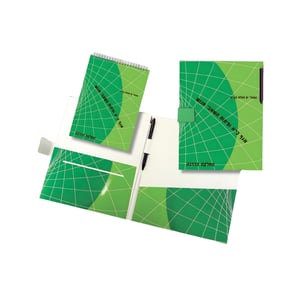 פולדר יוקרתי עם עט ובלוק נייר