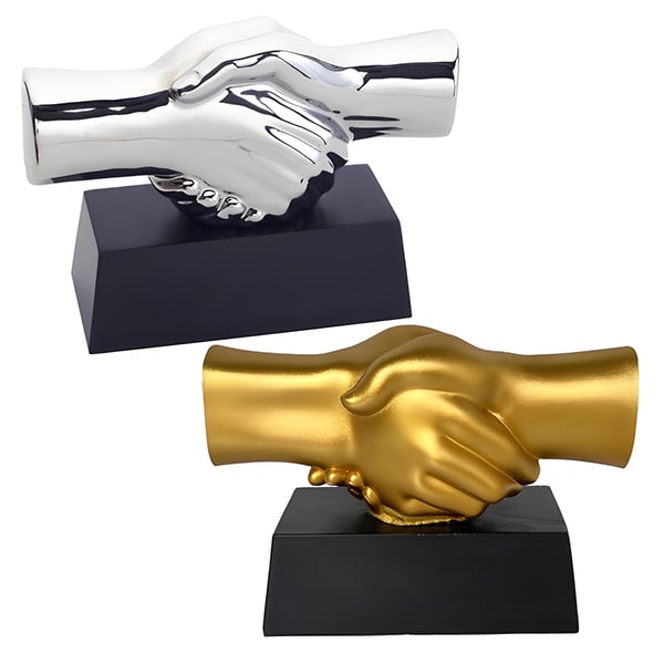 מעמד שולחני דקורטיבי 'יד לוחצת יד'