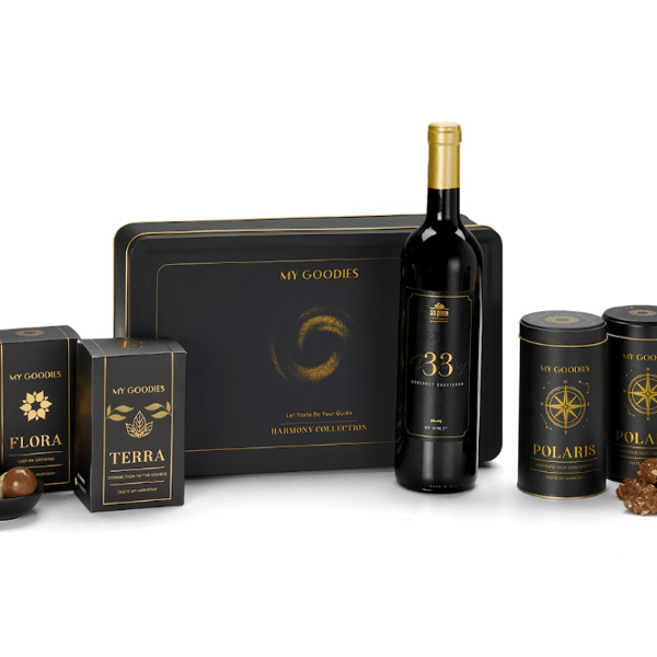 Festive wine gift set