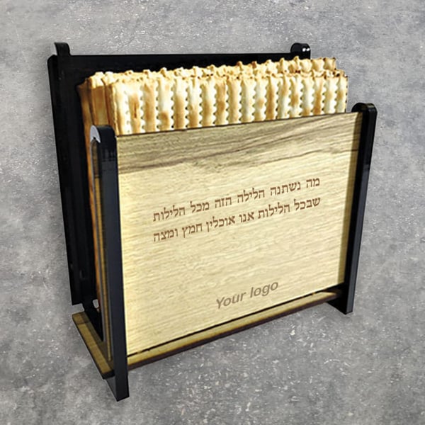 מעמד עשוי עץ ייחודי למצוות עם מיתוג