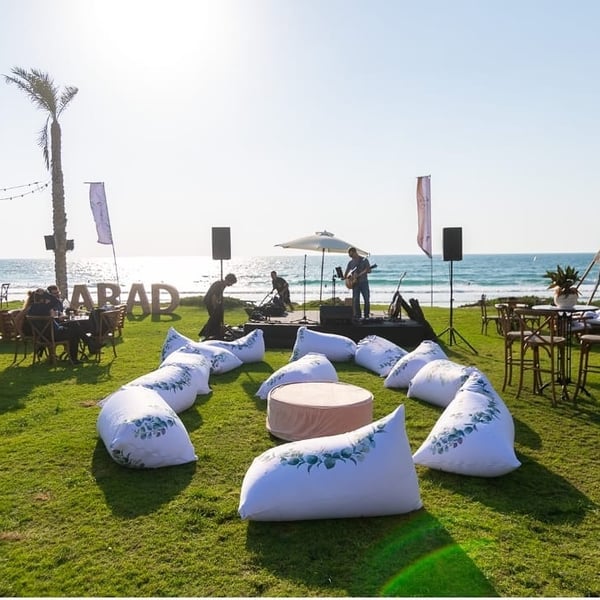 כריות פוף בונגו מעוטרות על ידי Emma Hansson - נוחות מושלמת