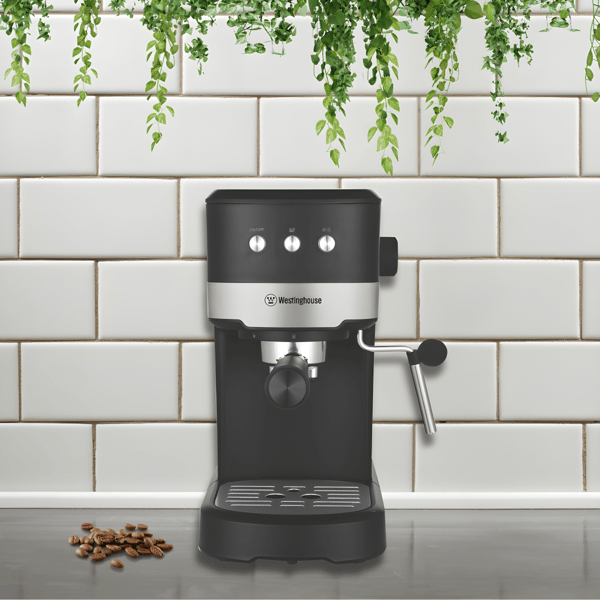 מכונת אספרסו Westinghouse עם מקציף חלב בקיטור תואמת לקפסולות נספרסו