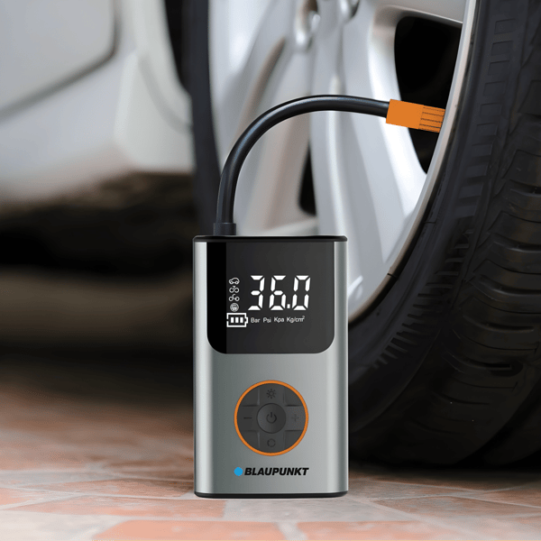 BLAUPUNKT Emergency Charger with Pump & Light