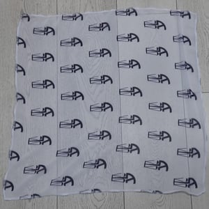 צעיף דיילות שיפון שקוף עם הדפסה מלאה 65/65 ס"מ