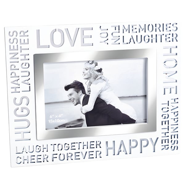 LOVE מסגרת עץ לבנה לתמונה - דקורטיבית ומרשימה