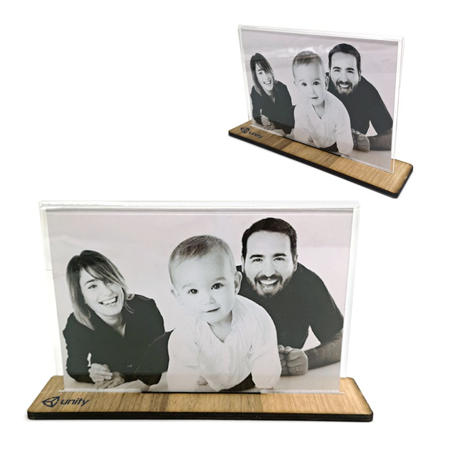 מסגרת תמונה אופקית עם בסיס עץ איכותי