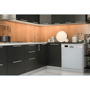 מטבח מודרני עם דלתות חלקות בצבע שחור