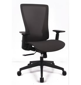 כסא מנהל גבוה ארגונומי עם גב רשת, ידיות מתכווננות ושלד מתכת שחור