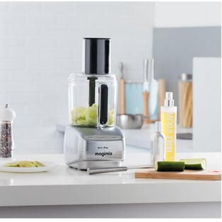 מעבד מזון ממותג MAGIMIX כולל אביזרים