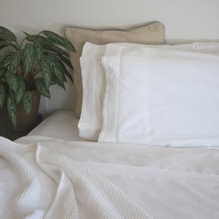 סט מצעים זוגי מ-100% כותנה מצרית איכותית הלבנה עם תחרה