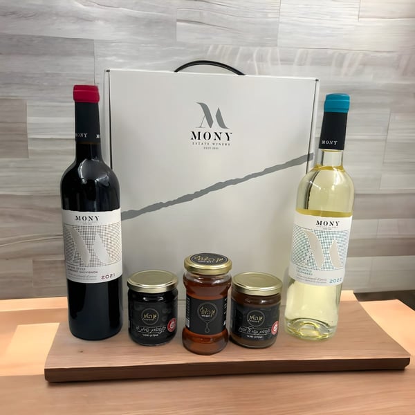 מארז פרימיום לחג עם יינות וקונפיטורות