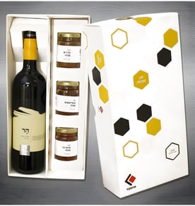 מארז יין ורטבי גורמה מושלמים לשולחן החג