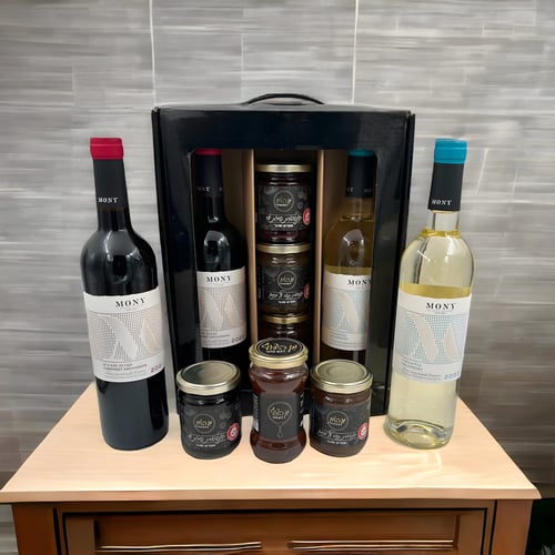 מארז יינות ומתוקים לאירוח חגיגי