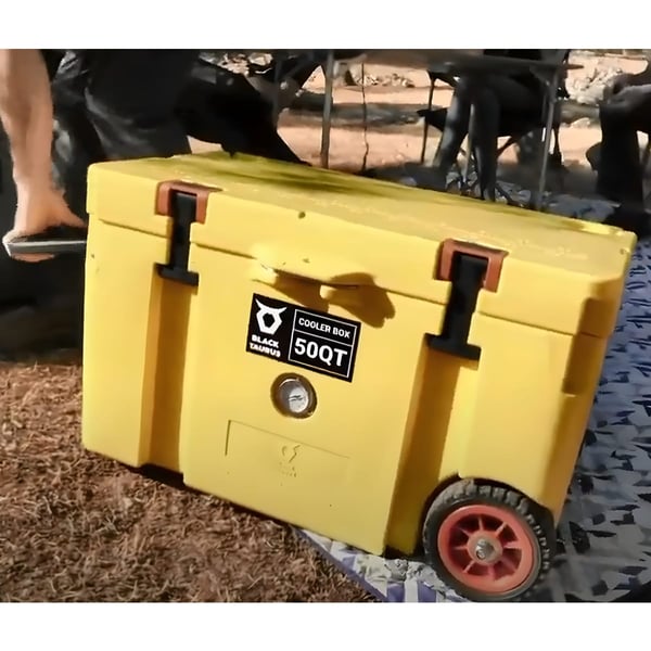 צידנית 50 ליטר איכותית עם גלגלים מבית Black Taurus