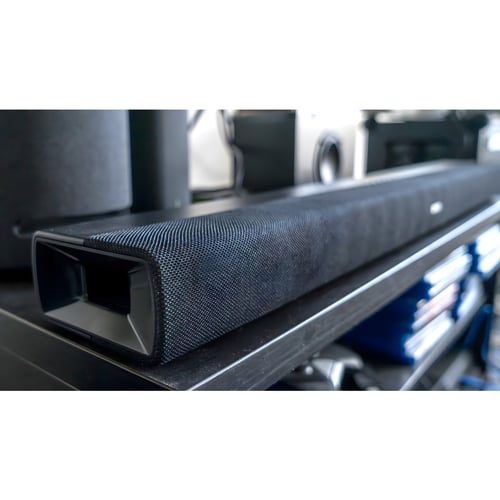 מקרן קול DENON איכותי לקולנוע ביתי אינטראקטיבי