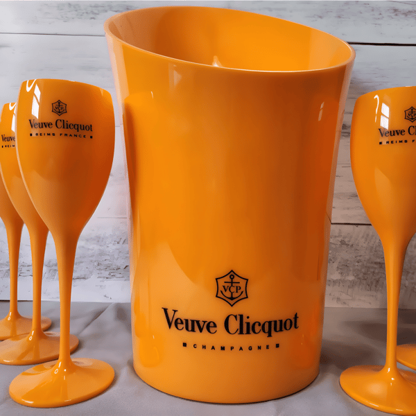 כוסות יין ממותגות מפלסטיק