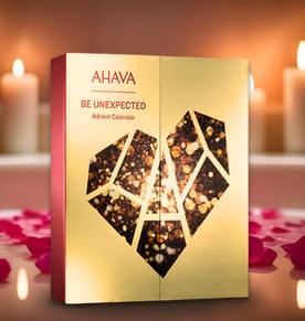 ערכת טיפוח וקוסמטיקה יוקרתית לאישה מבית AHAVA