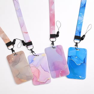 תג פלסטיק במיתוג מלא +שרוך תואם