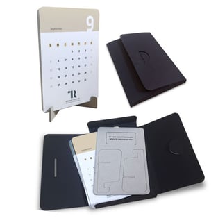 לוח שנה מדליק עם כרטיסיות צבעוניות להרכבה עצמית