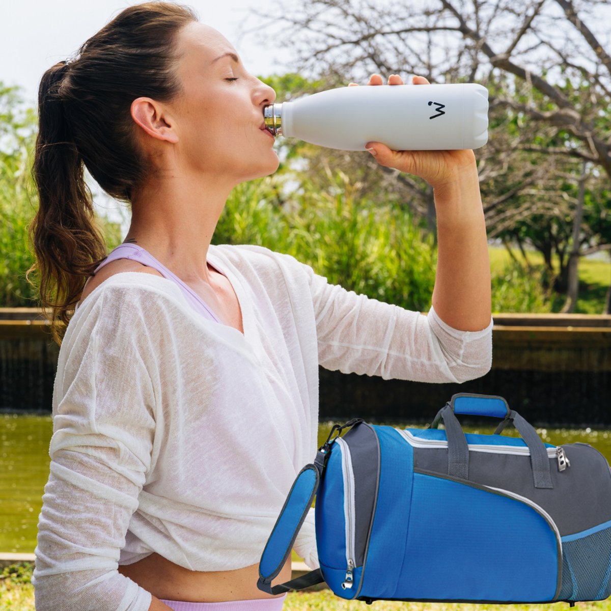 בקבוק המים החכם Water.io ותיק ספורט עם תא לנעליים