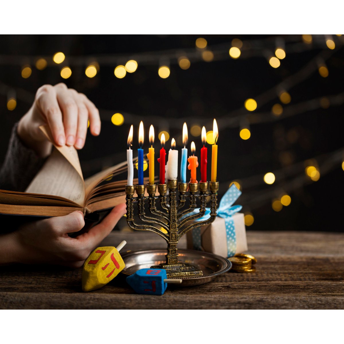 חנוכה שמח לעובדים מאושרים