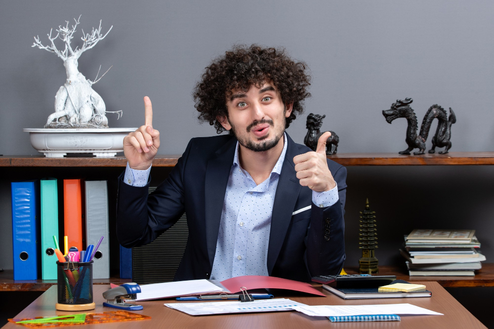 10 small tools you can give your employees to help them succeed in their tasks.