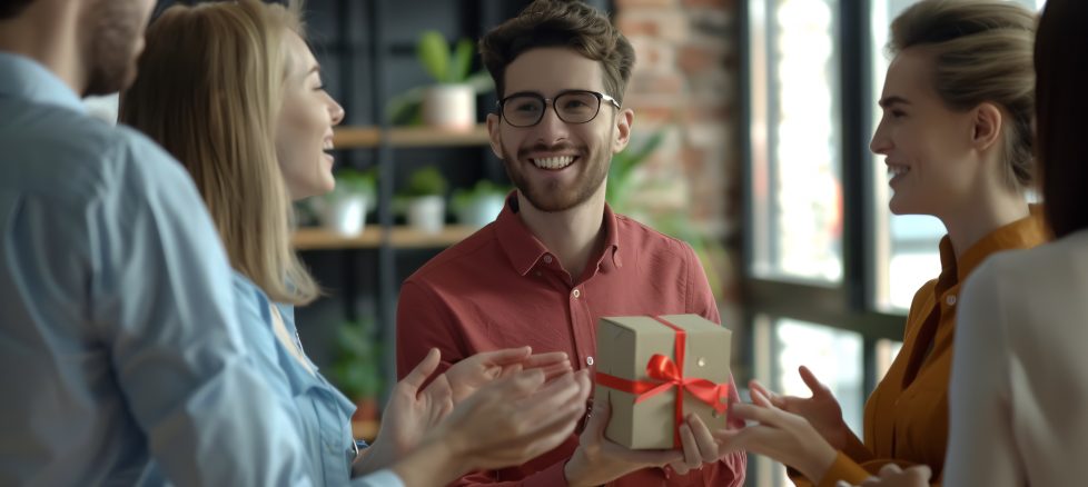 Employee Gifts: Summary and Guide for Making the Right Choice