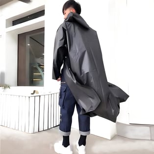 מעיל גשם לגבר עם כפתורים – עמיד במים ובסטייל