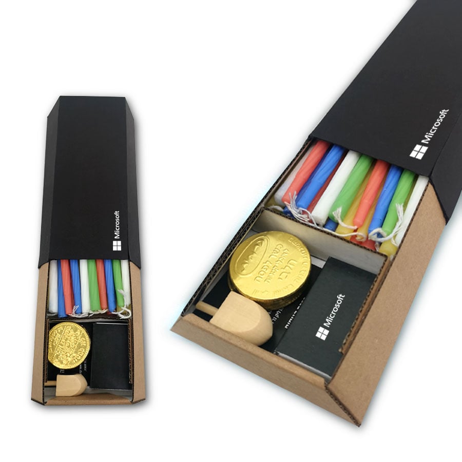 מארז חגיגי עם נרות, סביבון ומטבעות שוקולד