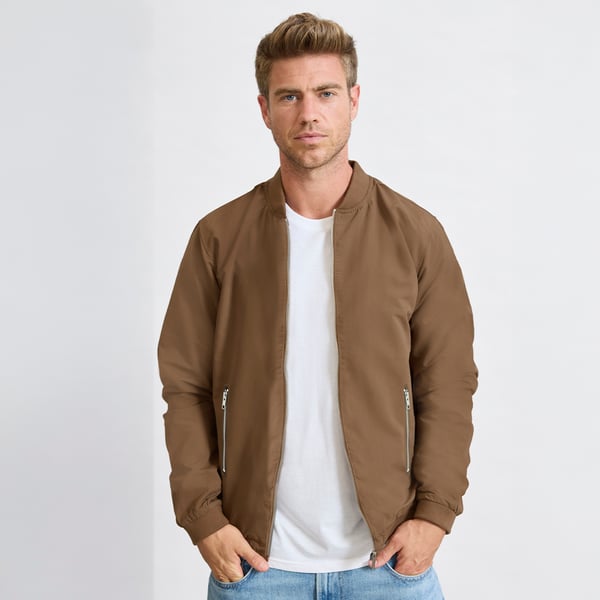 ג'קט אופנתי עם צווארון בייסבול