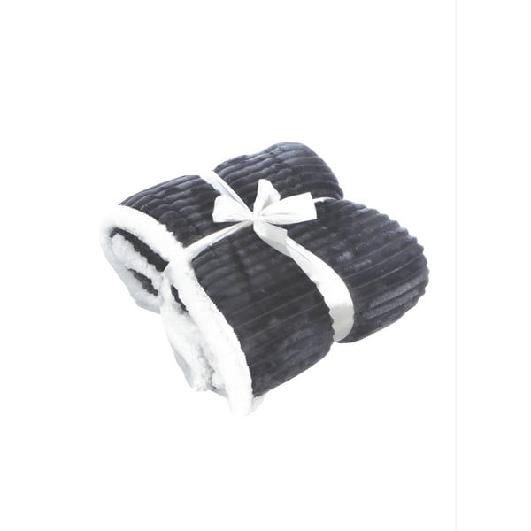 Luxurious GSM 300 Dual-Sided Fleece Blanket with Embossed Design 150X200