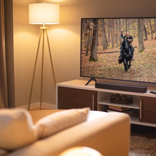 מקרן קול JBL קומפקטי עם חיבורי HDMI ובלוטות', דגם Bar 2.0 All-in-One