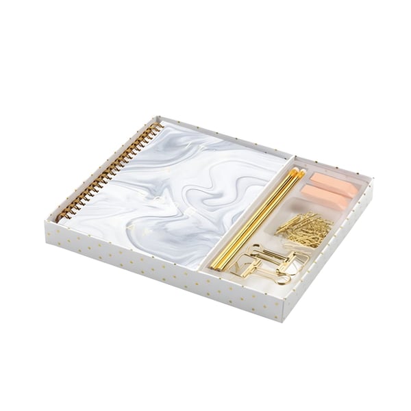 סט משרדי שולחני קטן עם כלי כתיבה ומחברת