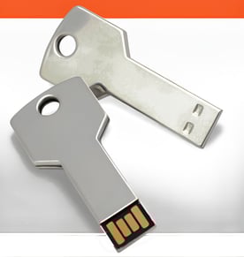כונן USB בצורת מפתח 16GB עם גימור ניקל