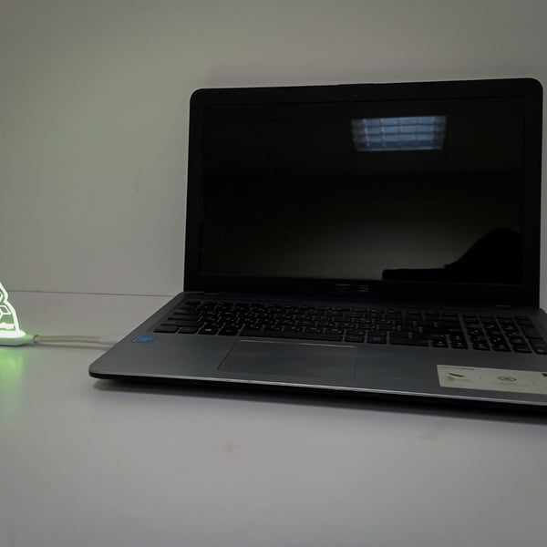מנורת לד USB ממותגת עם לוגו