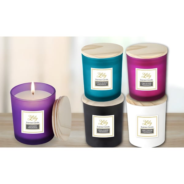 נר ריחני בכוס זכוכית עם מכסה במבוק – לילי