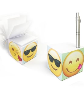 קוביית ממו צבעונית עם חור לעט