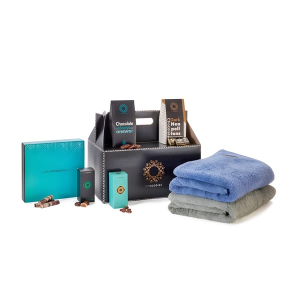 Jupiter Gift Set: Luxury Towels & Premium Chocolates