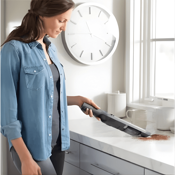 שואב אבק ידני עוצמתי ION נטען מבית Shark