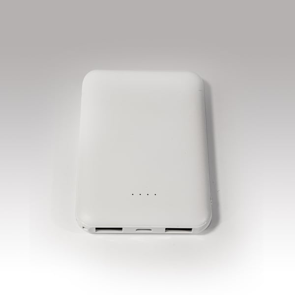 מטען נייד מיני 5,000MAH - טעינה מהירה ונוחה