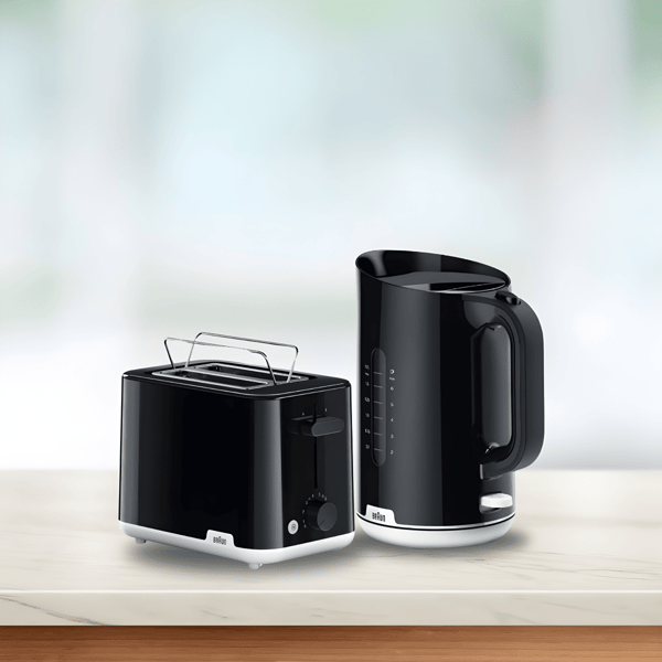 מארז יוקרתי מבית בראון - מצנם וקומקום שחורים