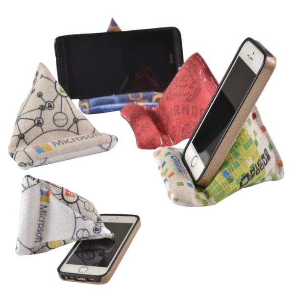 מעמד טלפון נייד עם ממחטת מסך - הפתרון המושלם לשמירה על המכשיר נקי